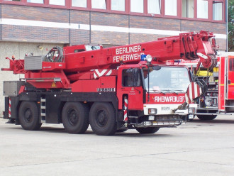 Feuerwehr Berlin Liebherr LTM 1040/1