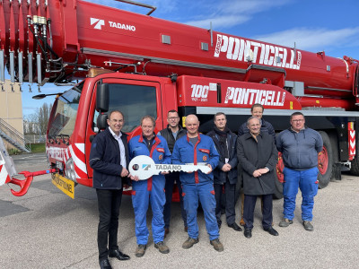 Ponticell Paris/Marne la Vallee´Frankreich Tadano AC 7-450.1/Demag AC 700