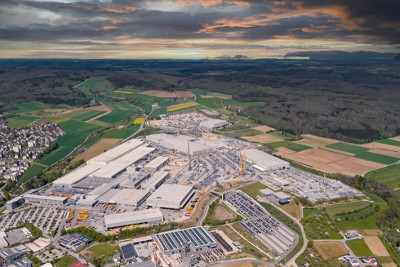 Liebherr erweitert kräftig in Ehingen
