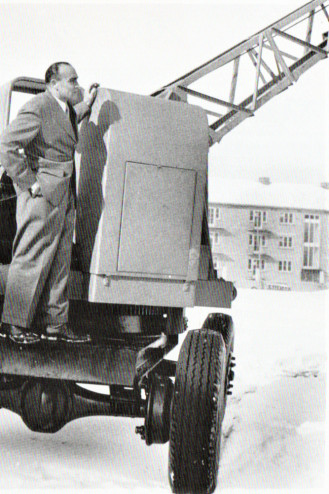 Hans Liebherr 1953 und mit dem gesamtem Stammbaum